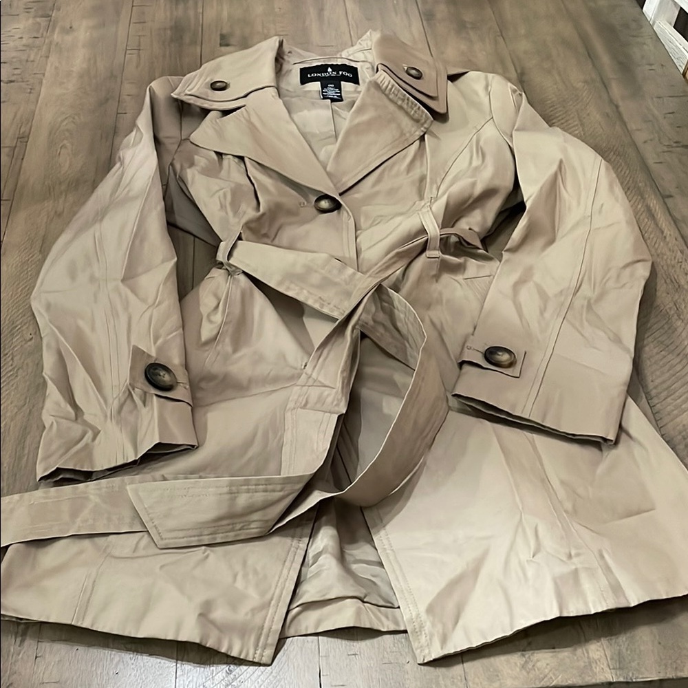 London Fog Tan Trench Coat Timeless Design